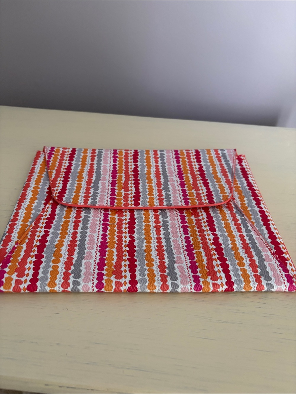NWT Vera Bradley Tech Envelope Sleeve in Confetti Pattern